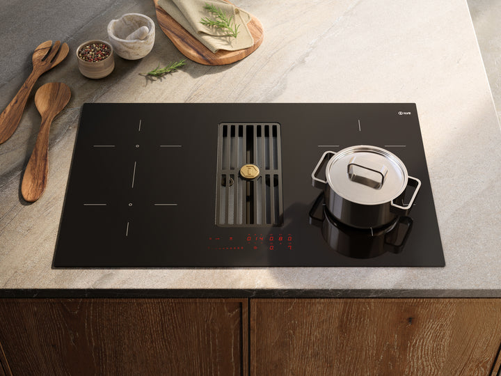 ILVE 83 cm innebygget induksjonstopp med 4 soner og integrert hette