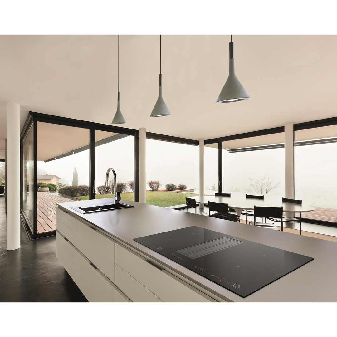 ILVE 83 cm innebygget induksjonstopp med 4 soner og integrert hette